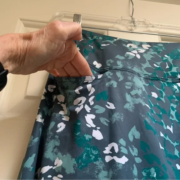 Women's Skorts - Knee Length - Picture 3 of 8